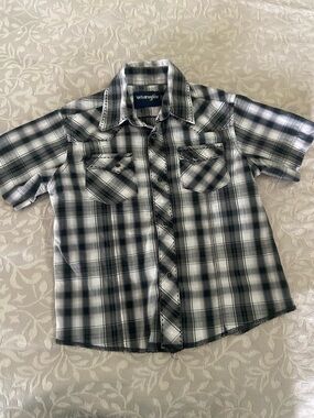 Wrangler Black and White Plaid Short Sleeve Button-Down
